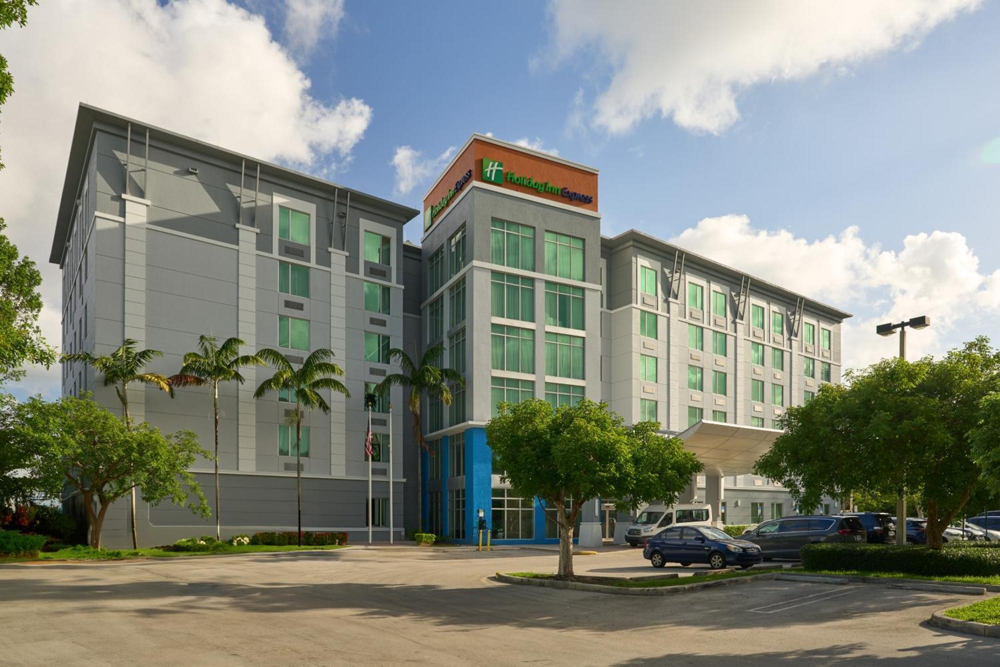 Holiday Inn Express Miami Airport-Blue Lagoon Area, An Ihg Hotel Exterior foto